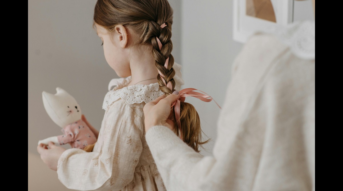 How to do easy hairstyles for little girl?